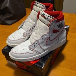 Nike High-Top Sneakers in White and Red
